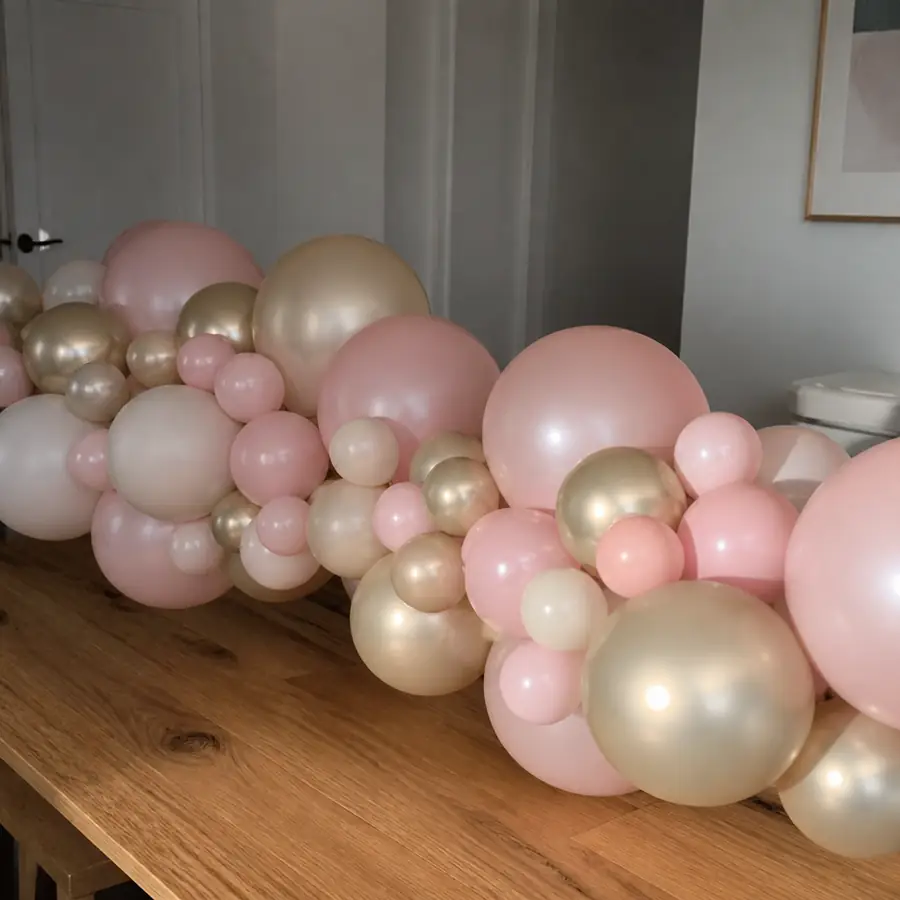 Organic balloon garland